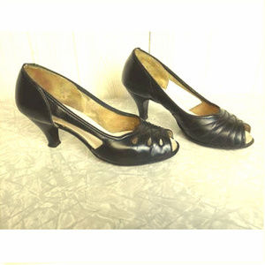 Vintage Black Open Toe Teardrop Side CutOut Patent